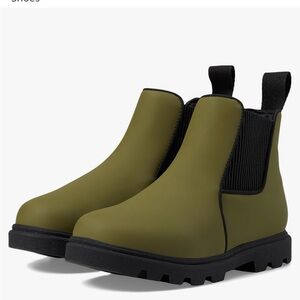 Native Kids Boots in Olive and Black